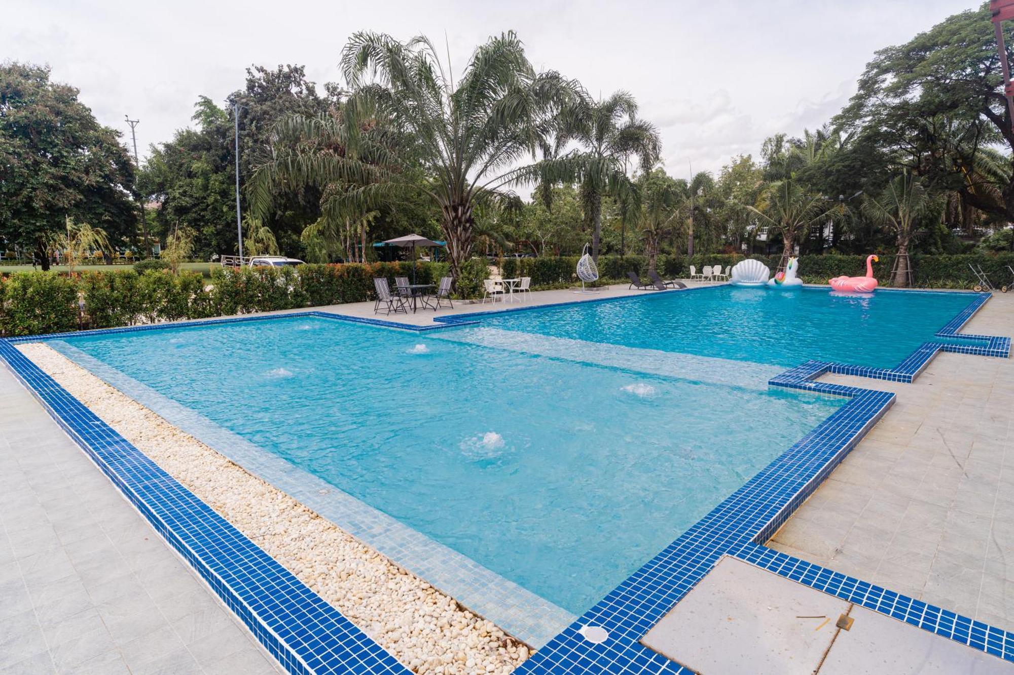 Baan Suan Khun Ta And Golf Resort Ubonratcsathani Kültér fotó