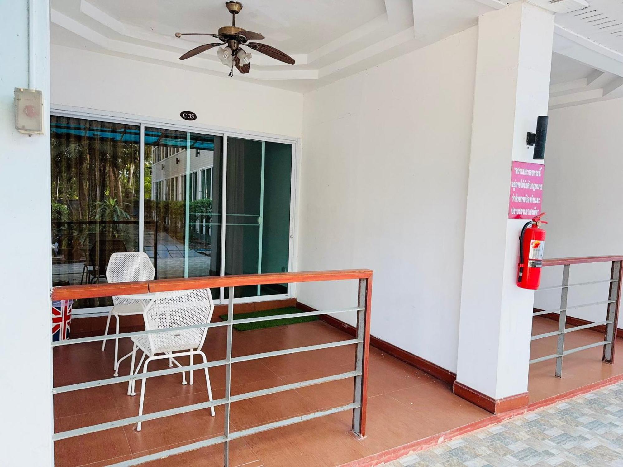 Baan Suan Khun Ta And Golf Resort Ubonratcsathani Kültér fotó