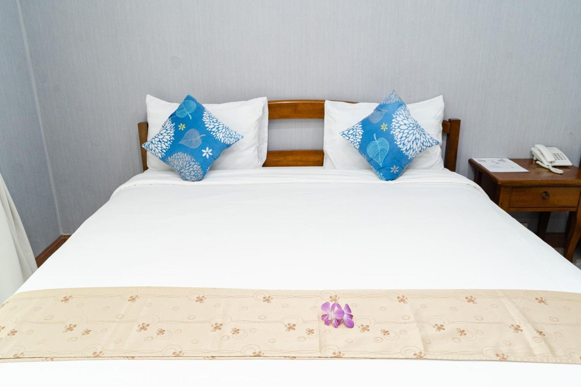 Baan Suan Khun Ta And Golf Resort Ubonratcsathani Kültér fotó