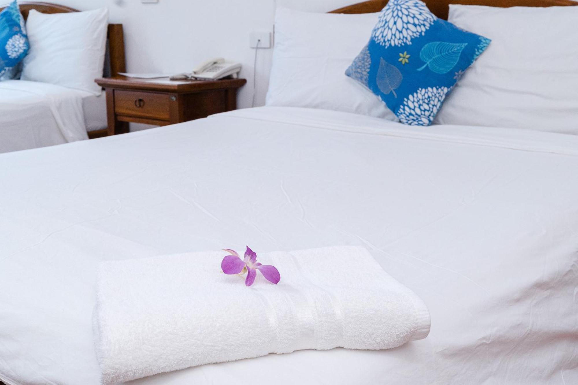 Baan Suan Khun Ta And Golf Resort Ubonratcsathani Kültér fotó