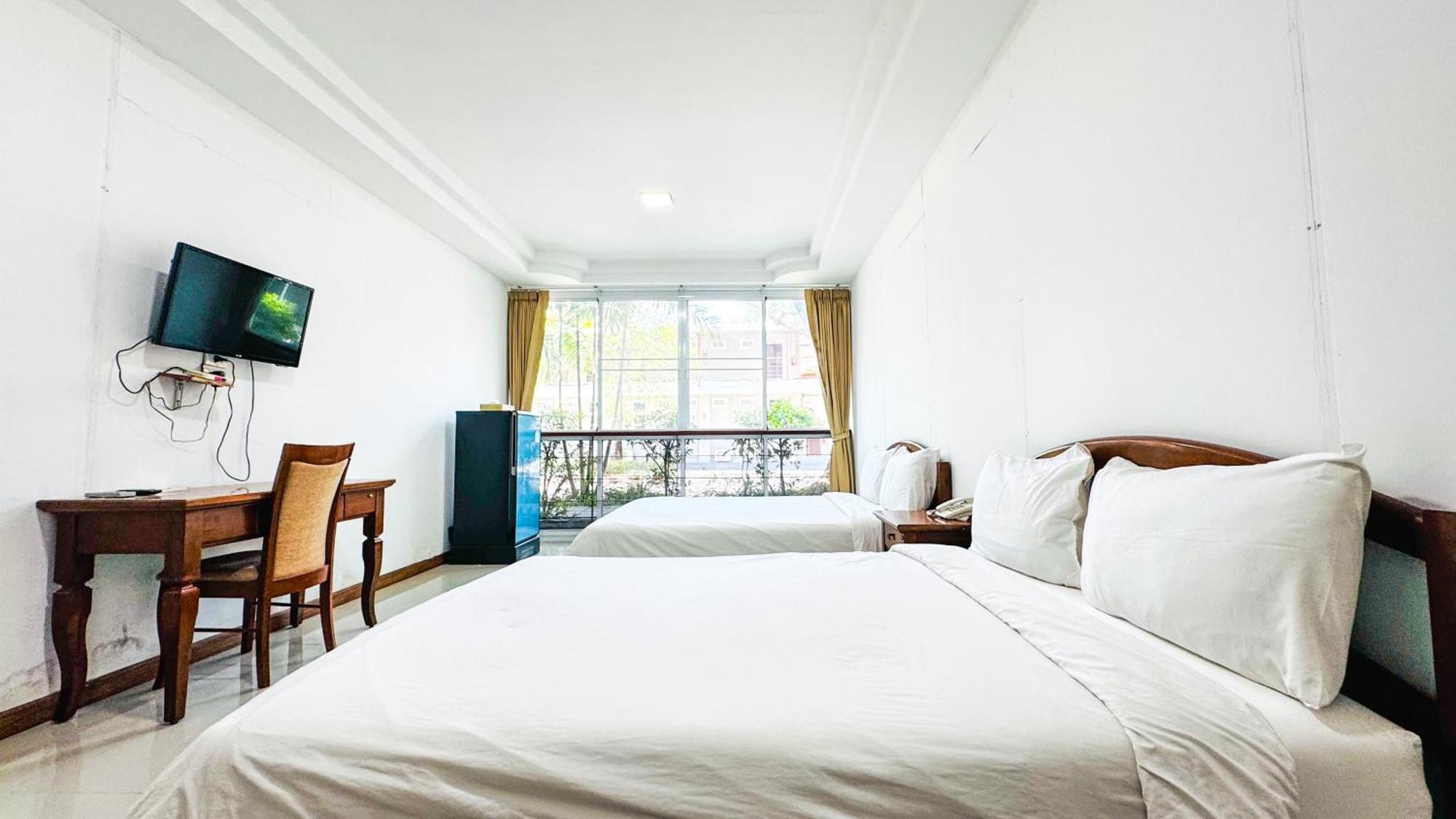 Baan Suan Khun Ta And Golf Resort Ubonratcsathani Kültér fotó