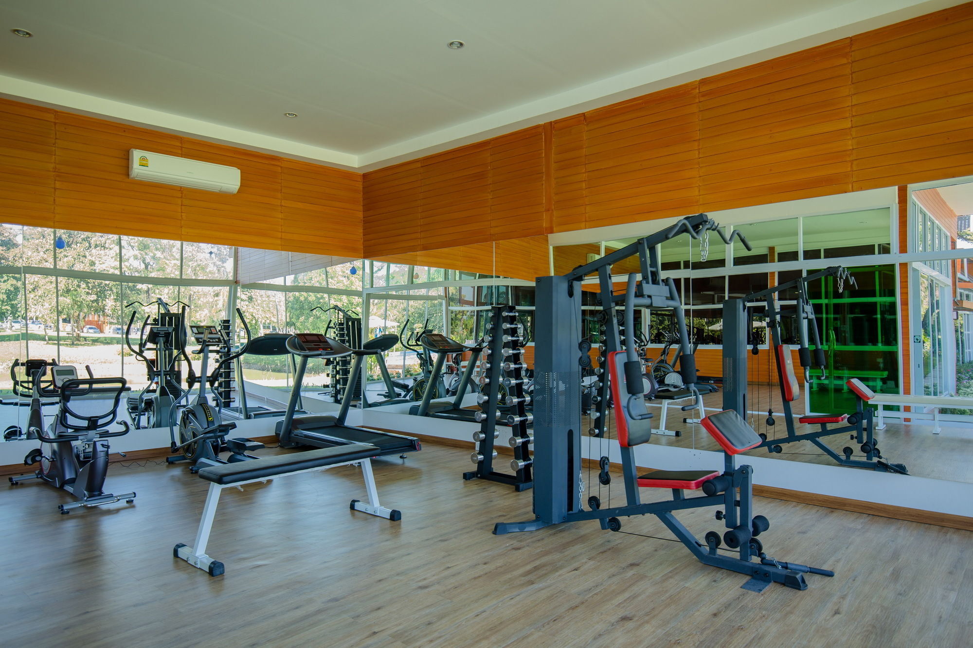 Baan Suan Khun Ta And Golf Resort Ubonratcsathani Kültér fotó