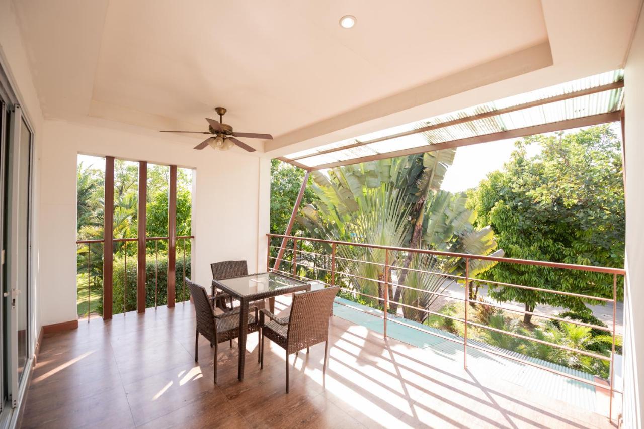 Baan Suan Khun Ta And Golf Resort Ubonratcsathani Kültér fotó